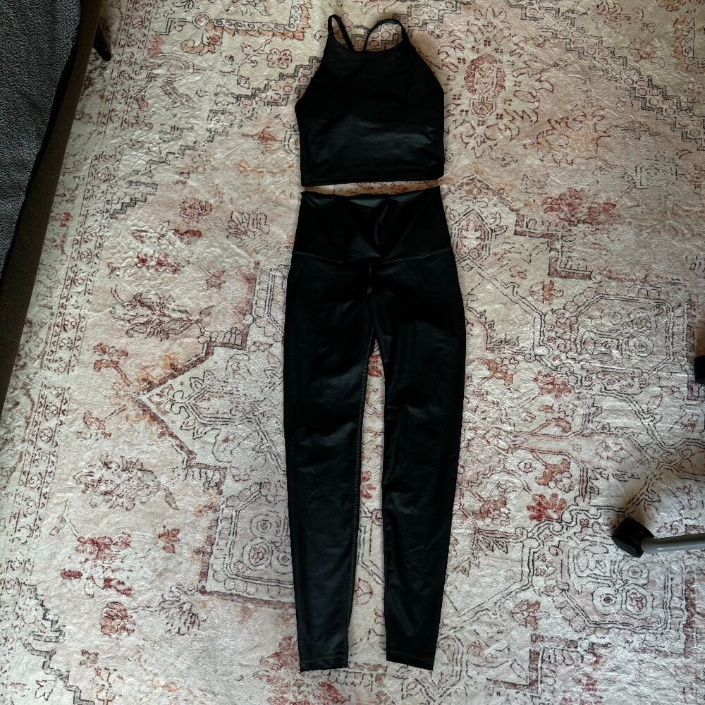 Old Navy Active matching set in shimmery dark green - top and bottom size medium